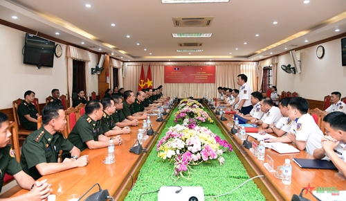 Văn phòng Tổng cục Chính trị Quân đội Nhân dân Lào tham quan, trao đổi kinh nghiệm tại Bộ tư lệnh Vùng Cảnh sát biển 1